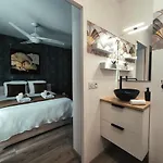 Les Treilles De - Et Sauna Interieur 住宿加早餐酒店