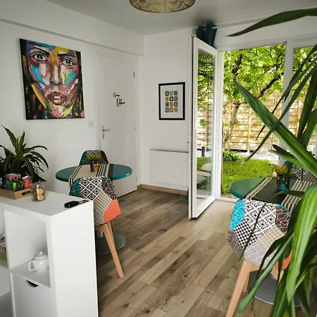 Les Treilles De - Et Sauna Intérieur Couette-café 3*